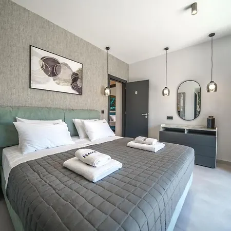Villa Naval Villa-panoramic With Heated Pool On The Roof *