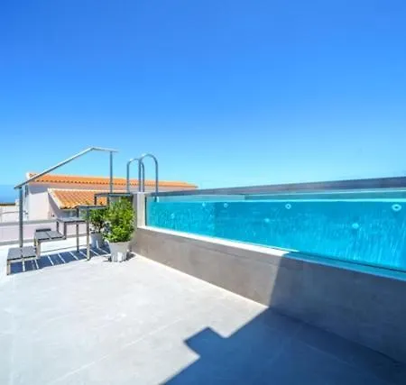 Naval Villa-panoramic With Heated Pool On The Roof